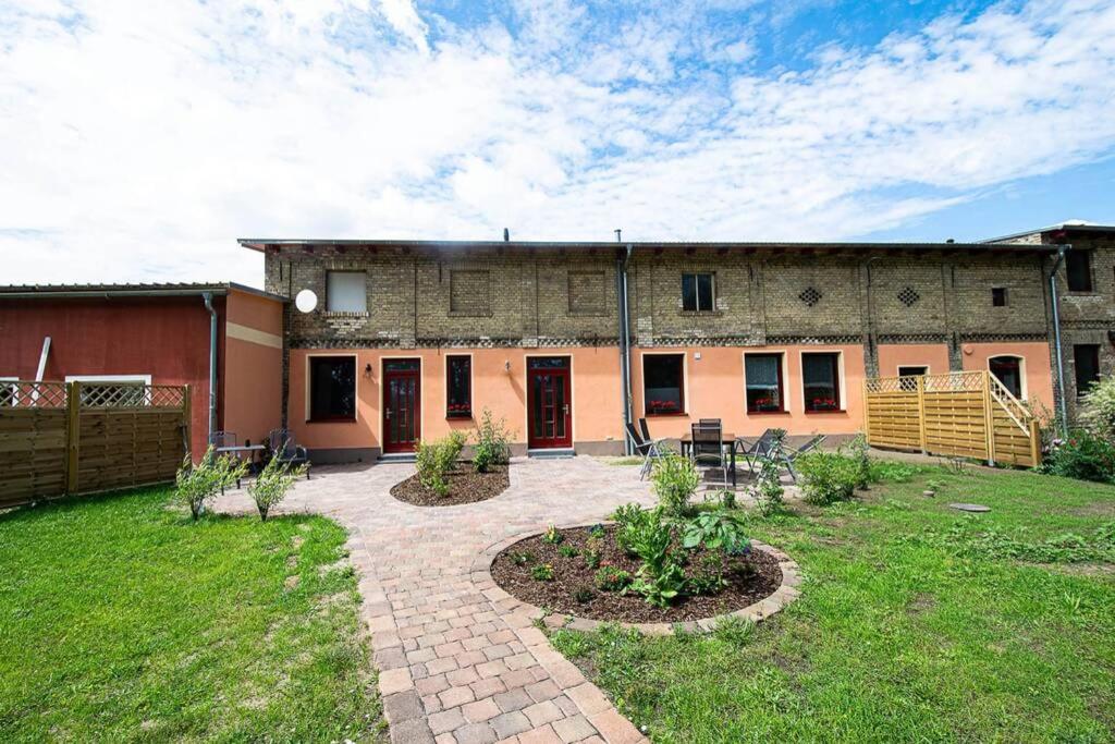 Ferienhaus Mit Terrasse Und Garten In Wandlitz Villa Esterno foto